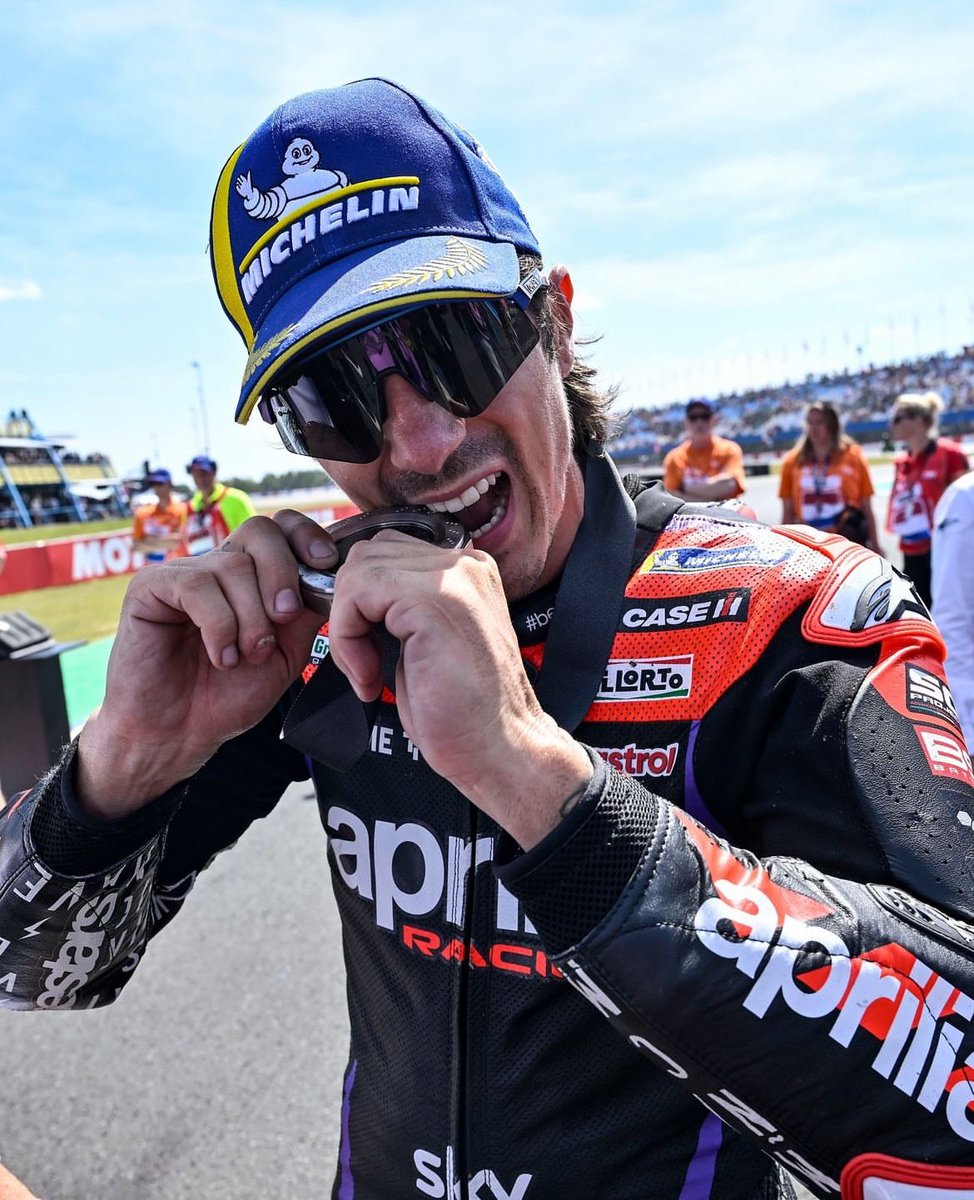 Joaan_GP's tweet photo. Buenos días por aquí 🫡 RACE DAAAY !! Domingo de carreras #GOMAVERICK🚀 https://t.co/cUUMbH6LrD