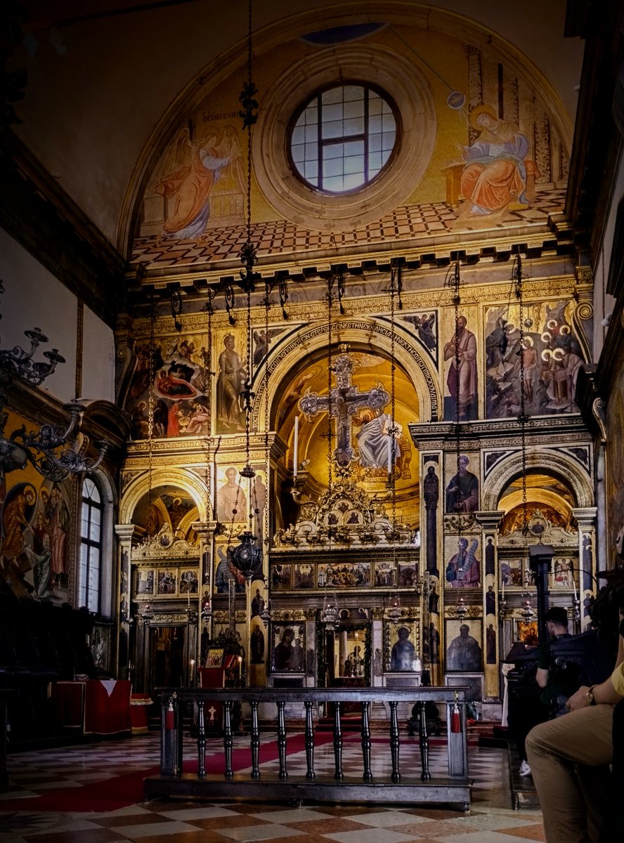 Pre-opening of the 4th edition of the International Itinerant Paleography School #IIPS2024 with a full immersion in the post-Byzantine liturgy @ the cathedral church of San Giorgio dei Greci in Venice, among codices and liturgical rolls <a href="/EHESS_fr/">EHESS</a> <a href="/CeSor__/">CéSor</a>