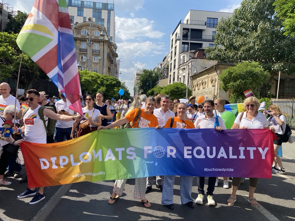 NLinRomania's tweet photo. Proud we were there, together with so many, #PrideBucharest . Diversity makes the world a better place for all. @acceptromania. https://t.co/Ti3WkB2iax