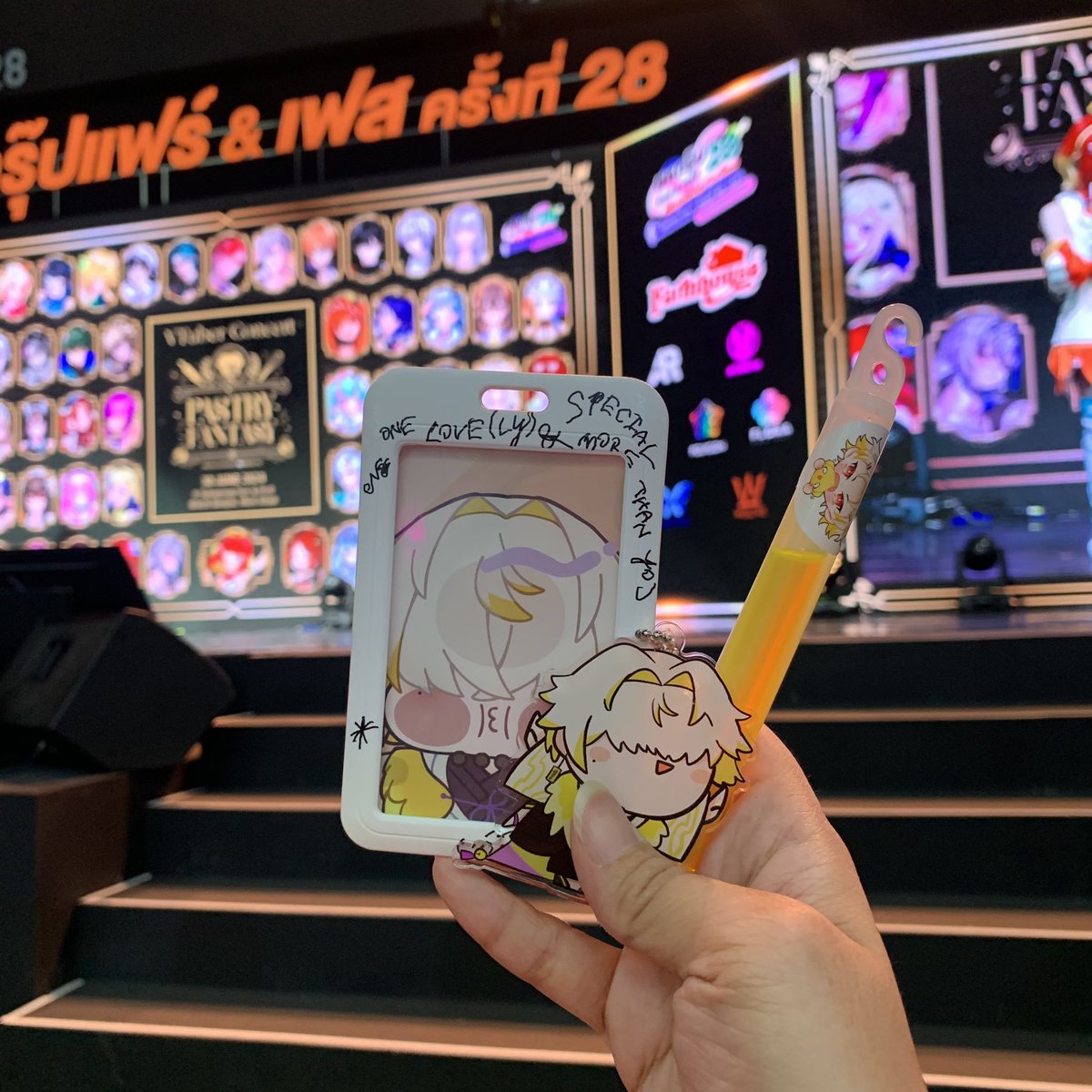 pizsanaq's tweet image. ทีมหน้าเวทีคับบบ 🐤💛✨
#VtuberConcert #PastryFantasy