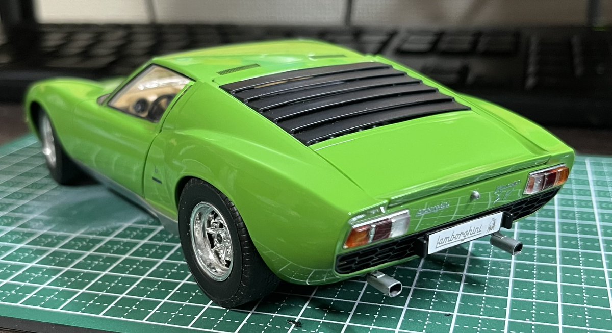 YK_models's tweet image. ミウラ進捗

ランボルギーニミウラ開閉化
完成しました！！！！！！！！

今回 #2mgandini に参加させていただいたmatsuさん(@matsubara_sho)、いいねや返信いただいた皆様、そして実車の設計に携わったガンディーニ氏に心より感謝申し上げます。

本当にありがとうございました。
#2mgandini延長戦