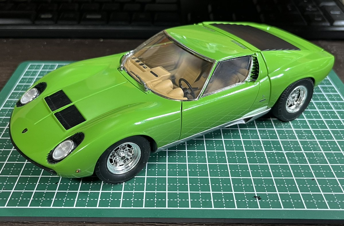 YK_models's tweet image. ミウラ進捗

ランボルギーニミウラ開閉化
完成しました！！！！！！！！

今回 #2mgandini に参加させていただいたmatsuさん(@matsubara_sho)、いいねや返信いただいた皆様、そして実車の設計に携わったガンディーニ氏に心より感謝申し上げます。

本当にありがとうございました。
#2mgandini延長戦