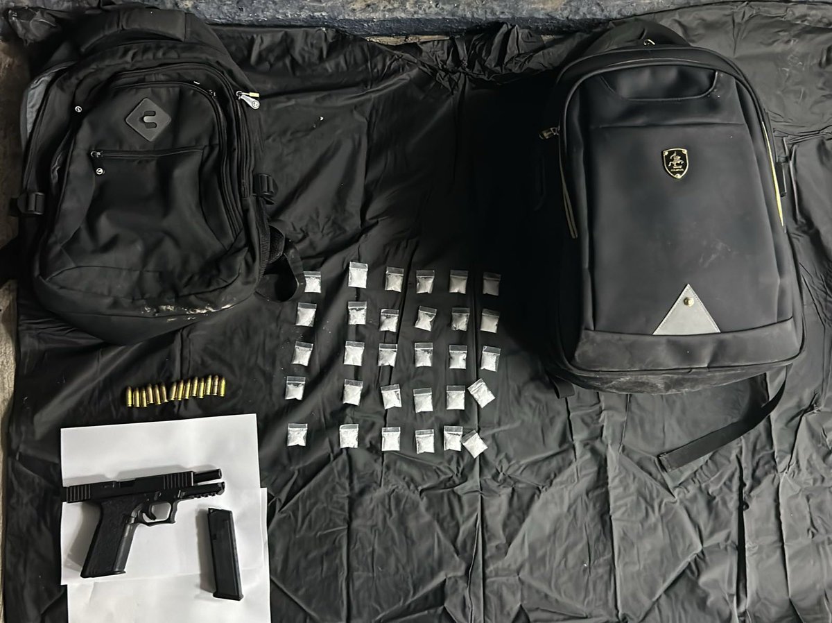 Dos detenidos por Fuerza Civil en la col. Santa Rosa, Apodaca. Uno de ellos tiene orden de aprehensión por homicidio calificado.