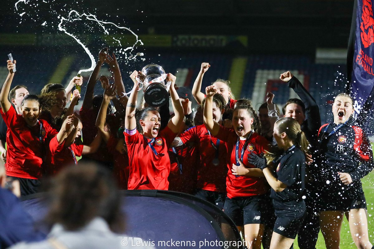 JennieC08's tweet image. For any player who has just been released from a club this summer - @FCUnitedWomen are still offering trials:

• UEFA A Licence Coaching ⚽️
• Play in our stadium 🏟️
• Ambitious club 🏆
• Paid to play 💷 

Apply: docs.google.com/forms/d/e/1FAI…

#womensfootball #footballtrial #fcum