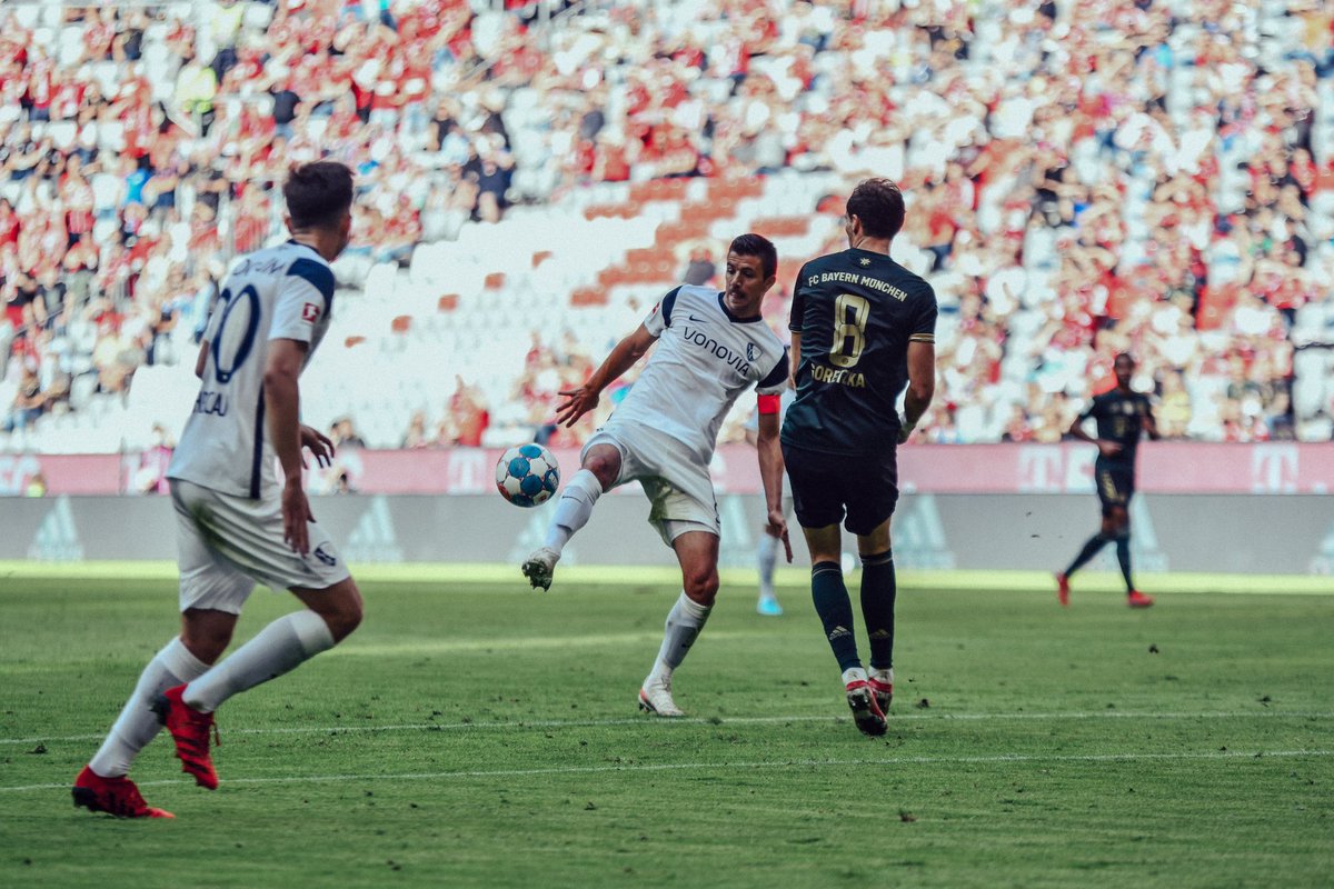 10 Jahre Toto anne Castroper, immer ein Fest. Wir lieben diesen Mann so sehr!😍🥰

Ganz viele 💙 für den Capitano!