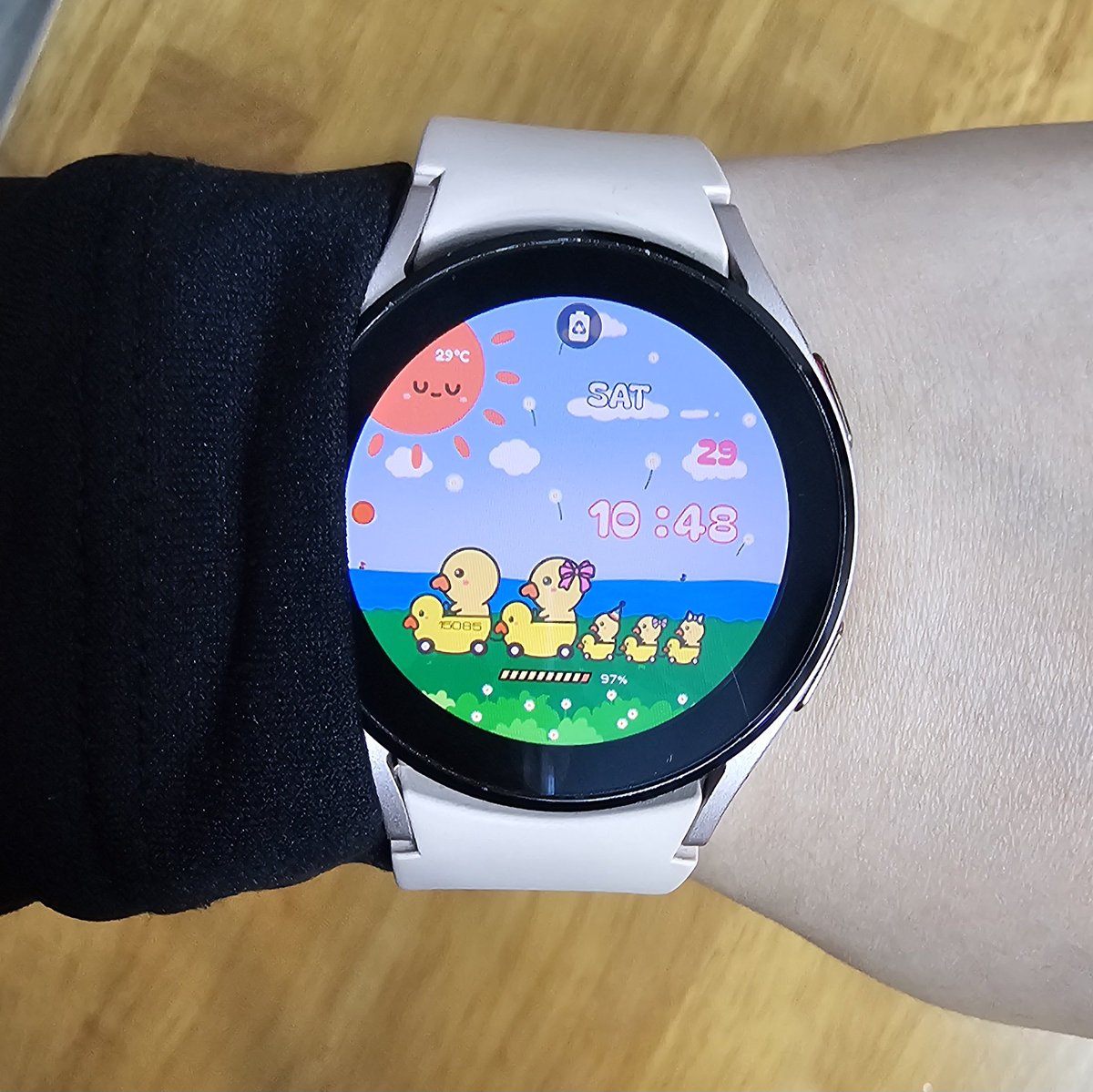 ⏰TIMEFLIK x MeendArt Collaboration💫
🎉Don't Worry, Be Art! 마켓 오픈!🎉

DuckYou18 타임플릭 Play store , App store 진출!👀

Play store는 무려 1000만 이상 다운로드‼️
수십만명의 사용자가 모이는
타임플릭 워치 페이스 마켓에 해피 바이러스 전파😋

일상의 귀여움과 행복을 내 손안에🍀