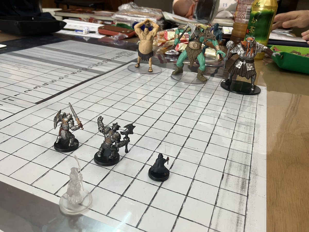 本日はD&amp;D5版ストームキングスサンダー卓
巨人の大軍に囲まれた冒険者たち〜

ヘイストが解けないように無理矢理ロールプレイしてインスピを貰う生き汚いプレイヤーたちの図
#リーチングムーン #dndj #ダンドラ