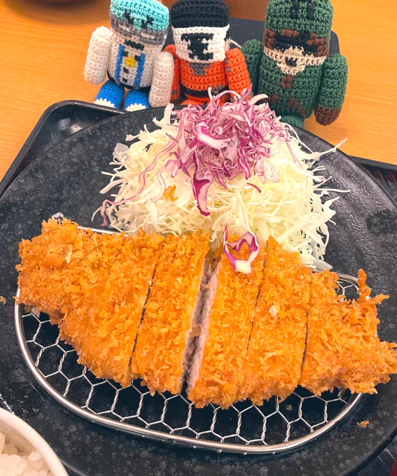 今日ずっと食べてる気がするセルフ食害 