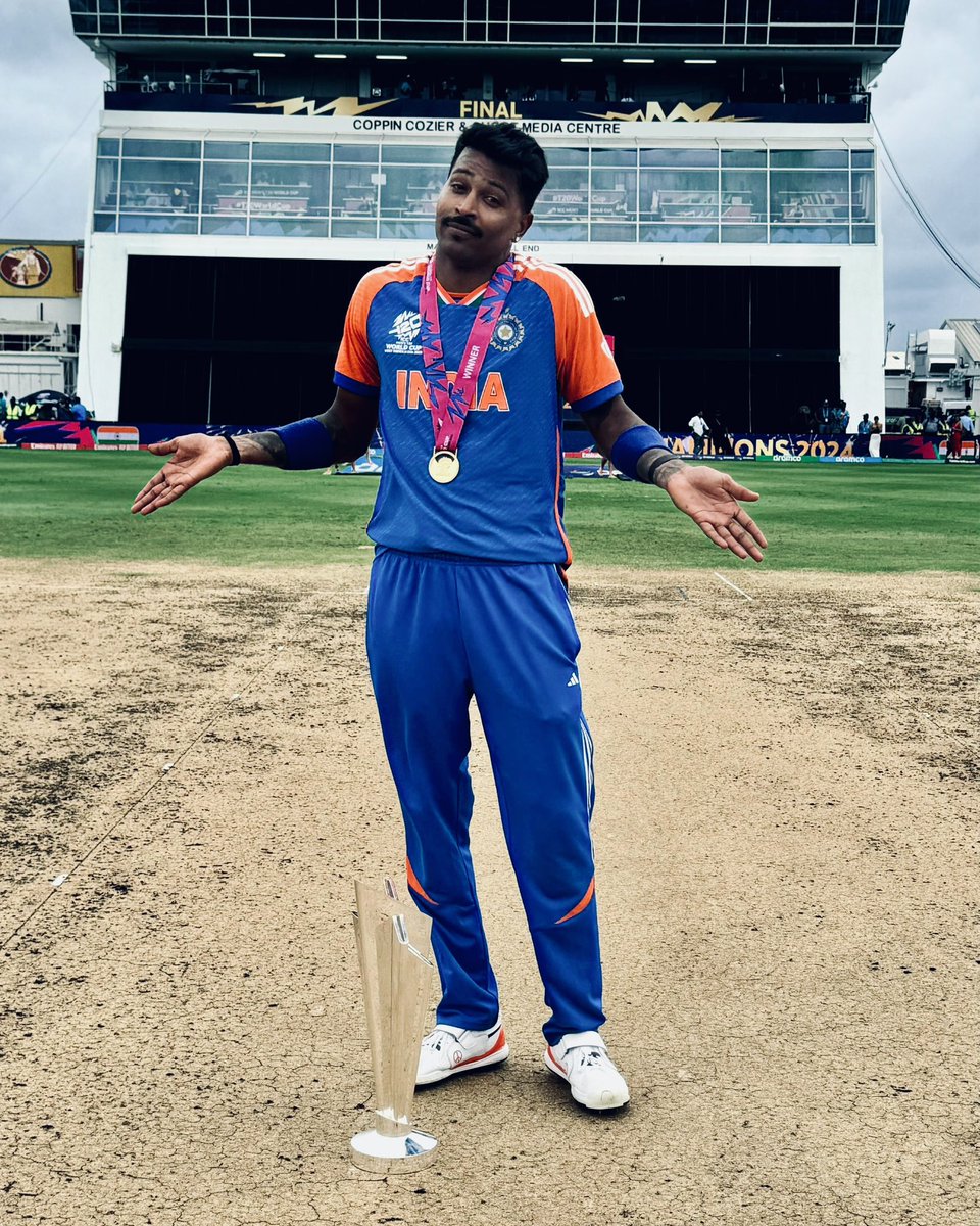 Atulkumar0167's tweet photo. Unhone hamein zinda dafan kar diya yeh soch ke hum marr jayenge, lekin unhe pata nahi tha hum to beej hai. Hamara dafan hona hamari viladat hai.
#TeamIndia #HP33 #revenge #WorldCupFinal24 https://t.co/Sy79zFlhOR