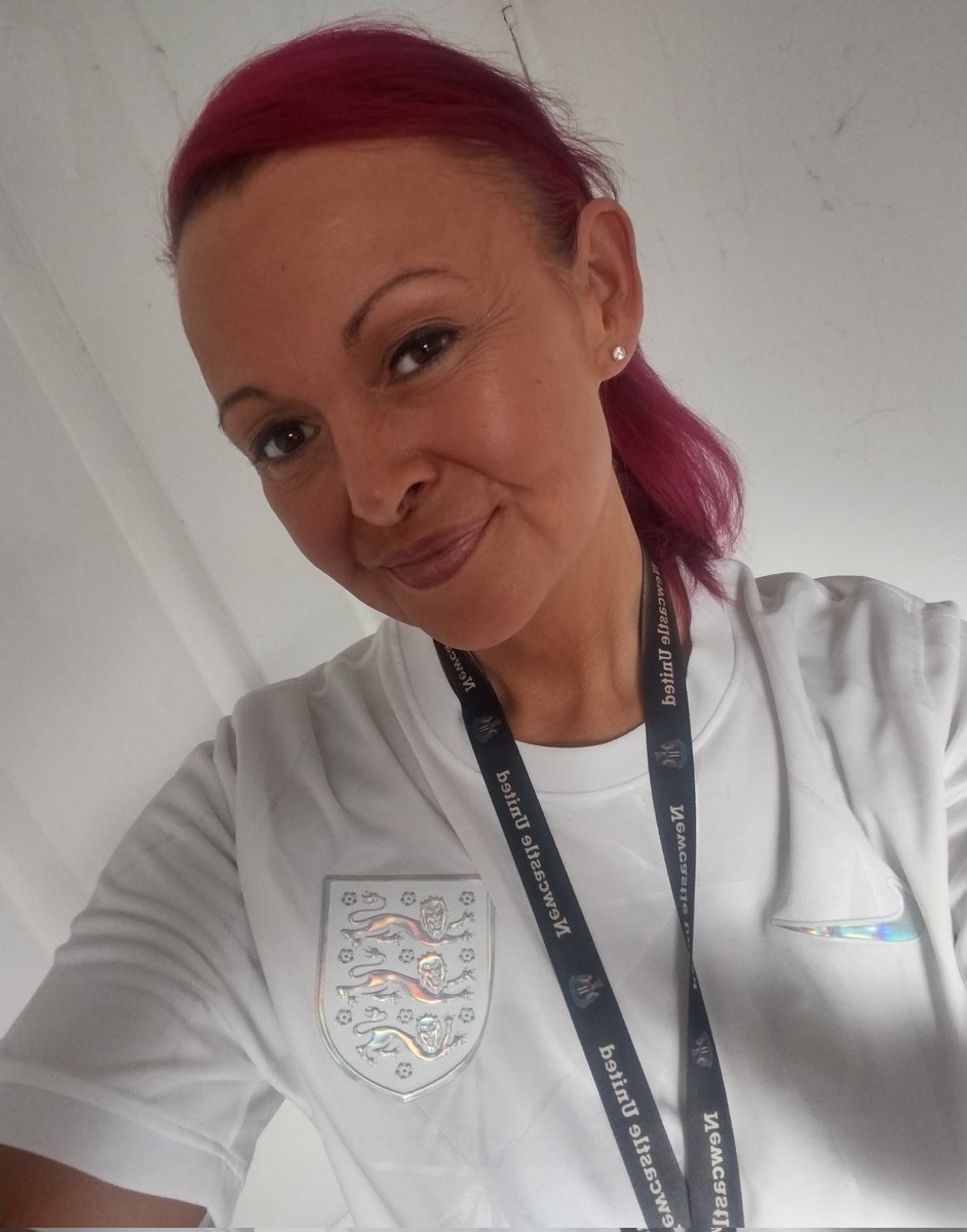 Matchdayyyy Cmon England ⚽🙏#BringItHome #EURO2024 🦁🦁🦁