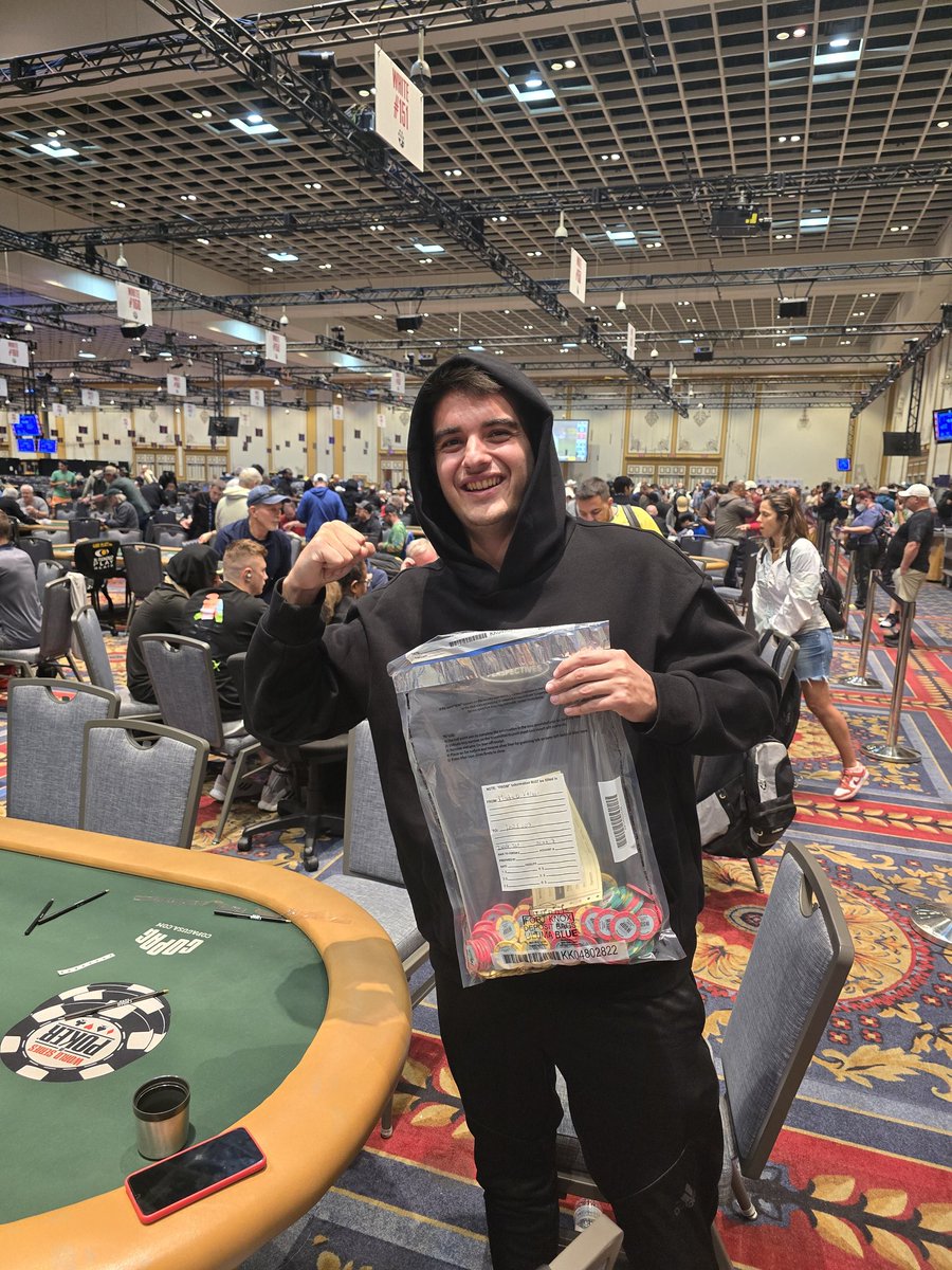 tatasanjuan's tweet image. Se paso de día colossus🇦🇷🇦🇷!! 💪 padre e hijo llenando bolsa !! Que belleza ❤️❤️