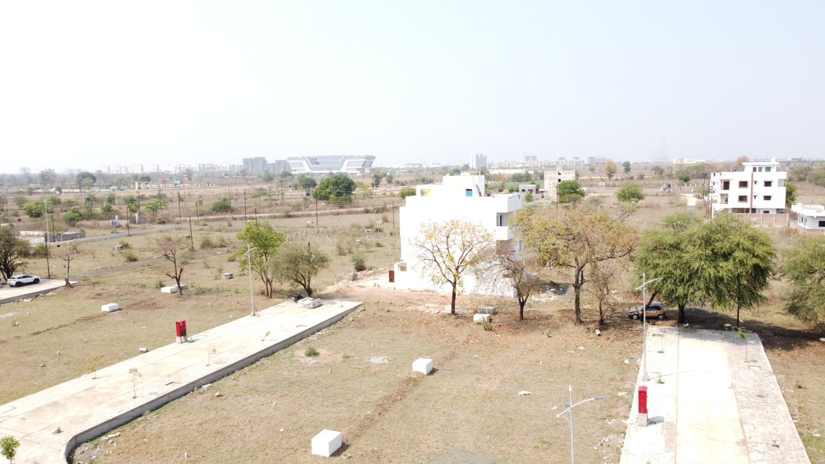 ShubhamHadagode's tweet photo. Comercial &amp; Residential 
NMRDA-RL approved Plot 
Nagpur Metro city growing area like A nearest MIHAN, NCI, AIIMS Wardha Road Nagpur.
#Nagpur #metrocity #New #property https://t.co/ZaMq4WGtTX