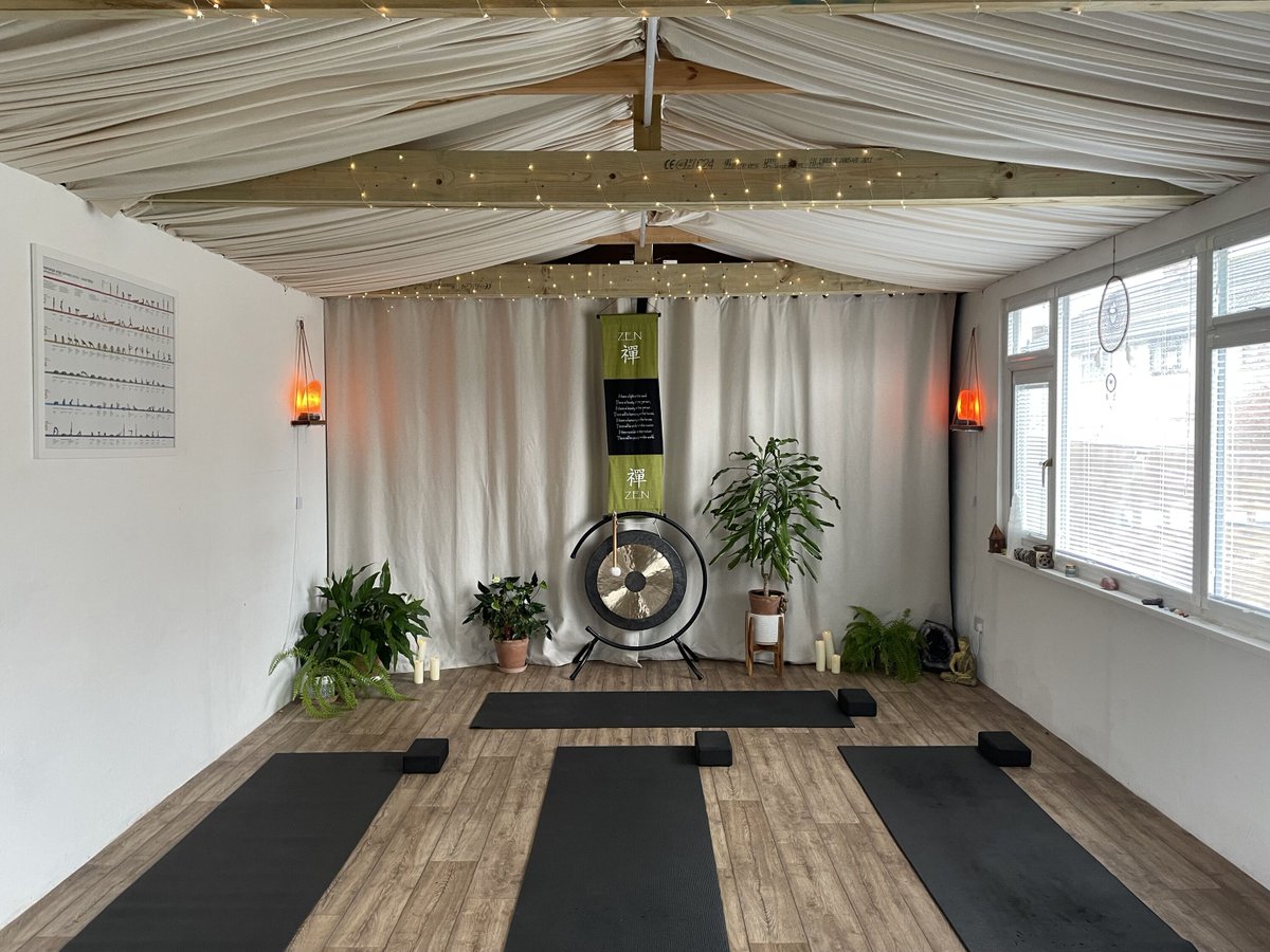 The_WB_studio's tweet image. Sunday Self Care is calling! 

Join us for a soothing evening of Meditation, Sound Healing and relaxation. 
Next Sunday 7th July at 7pm. 🤍 

Space is limited so make sure to book if you plan to attend! 💫 
.
.
.
.
#meditationclasses #yogaislife #eachdayisablessing
#earlylearning