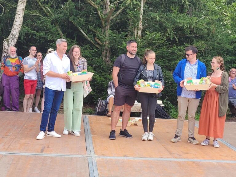Depuis hier la Gallesie est en fête à  Monterfi avec un concours de Palets sur le stade  réunissant un public de passionnés et d'experts. Sur le site un concours de danses gallèses avec de nombreux participants. Une balade  Gallozen  avec Marie Chiff'mine et Matao Rollo.