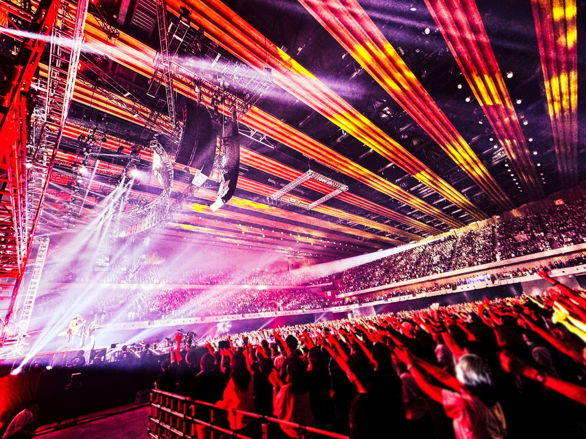 Bz_Official's tweet photo. 【#enIV】 Koshi Inaba LIVE 2024 〜enIV〜 at ARIAKE ARENA

THANK YOU!!

#KoshiInaba
#Tokyo
#Ariake https://t.co/64FK46zS7B