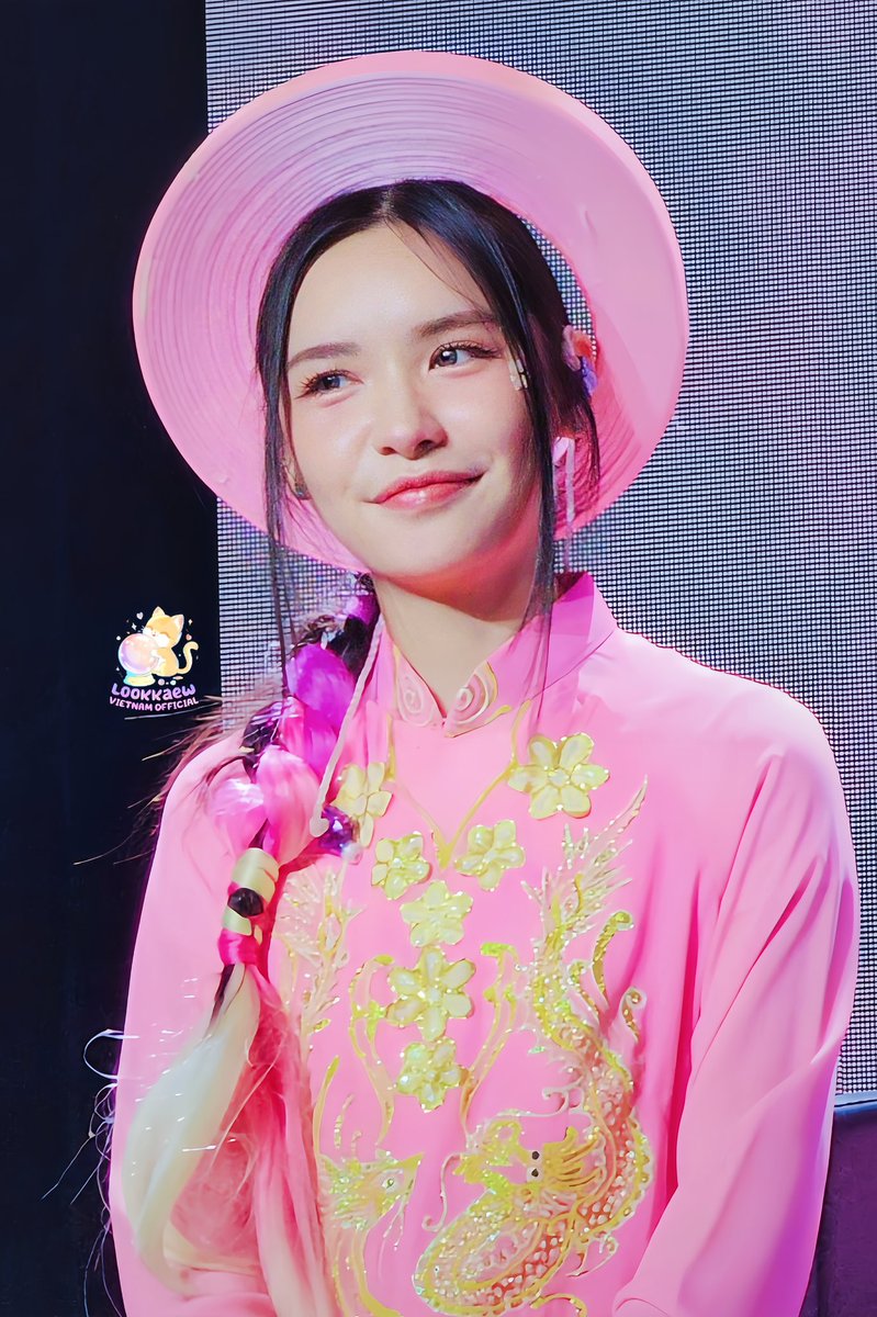 Lookkaew_vn's tweet photo. Xinh tươi Việt Nam 🇻🇳✨🎀

FULFILLED MY HEART
#LoveSenior1stFMinVietnam
#lookkaewkamollak https://t.co/RRGjGPVora