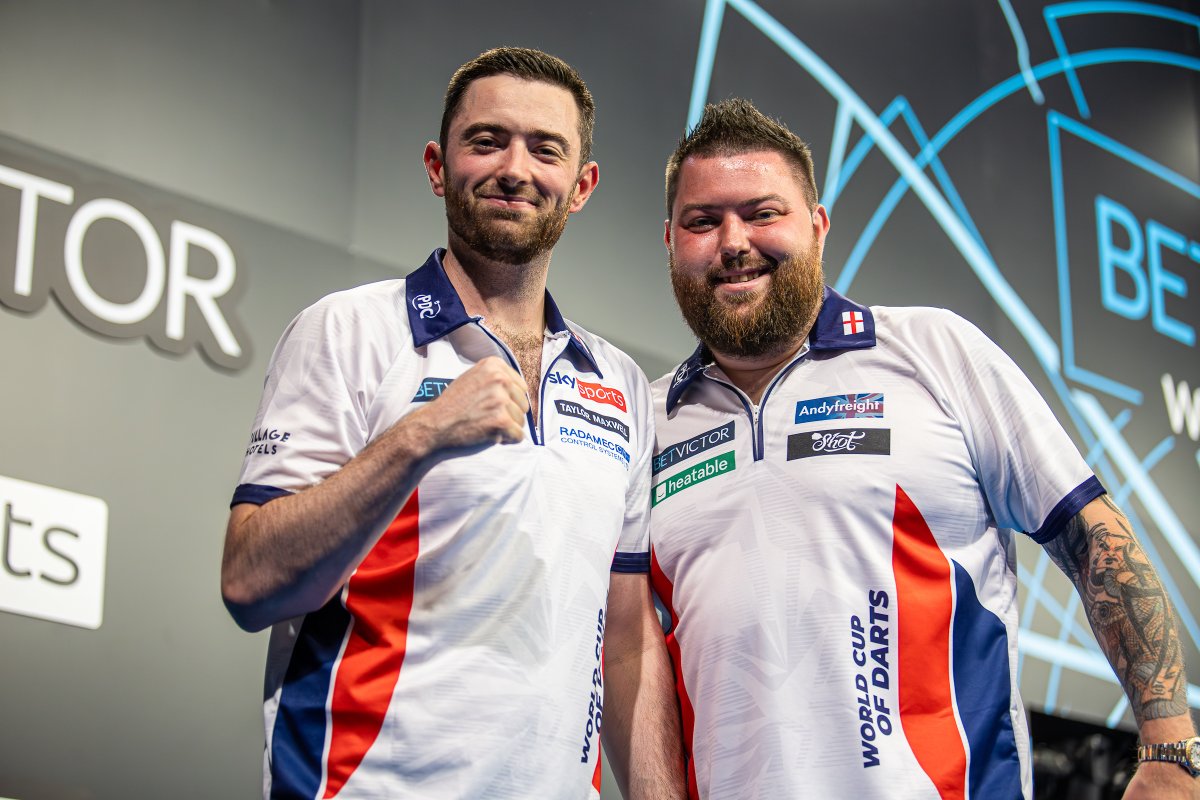 dartingp's tweet image. After a routine win over France last night, a big day approaches for Michael Smith and Team England, with the World Cup of Darts title just three games next away! 🌎

⏰ Next up, Northern Ireland in the quarter-finals (2pm)

#WCoD | #TeamDP | #TeamEng