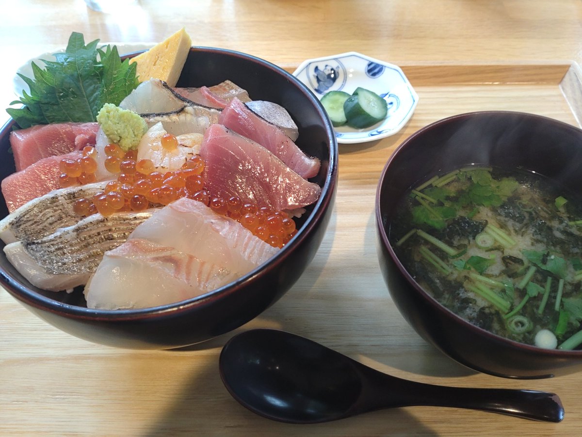 週末の贅沢🥺✨
お仕事を頑張ったご褒美に海鮮ドゥン🤩
今日のMVFは太刀魚🐟