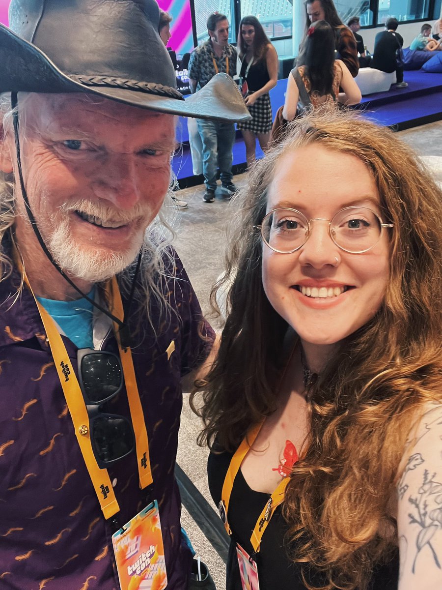 rozenessa's tweet photo. Also met Papa Twitch, CEO Dan Clancy, yesterday ✨ https://t.co/olIAxJ9N7w