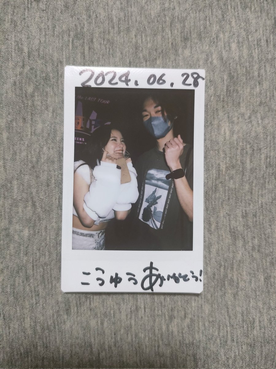 A_SHY_MS's tweet photo. こちらこそだよ、エミリー
「いいライブをありがとう」
こっち側のセリフだよ笑
ステージとフロアの両方が楽しんでるからこそQUEENSは良いんだよね
#EMIRY https://t.co/6l5vg6sCvS