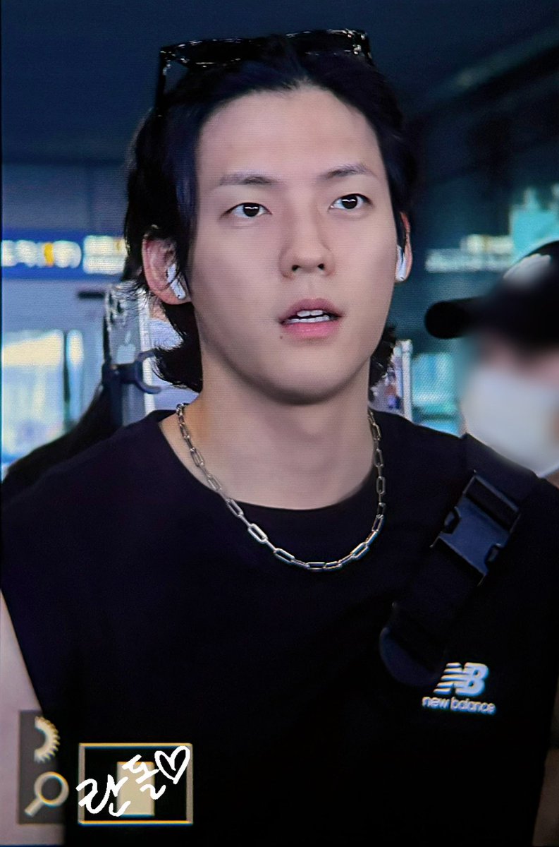 240630 인천 프리뷰

수박맛

#비투비 #이민혁 #허타 #허타람찌
#BTOB #HUTA <a href="/btob2mh/">HUTA</a>