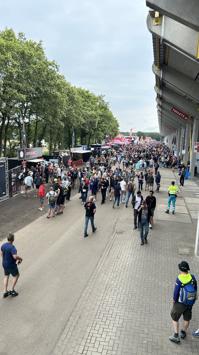 RIKWU's tweet photo. Laatste dag TT 🏍️🏁 https://t.co/22rVo89wZ8