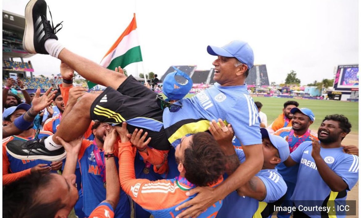 The favourite senior?😭

#RahulDravid we all love you ❤️