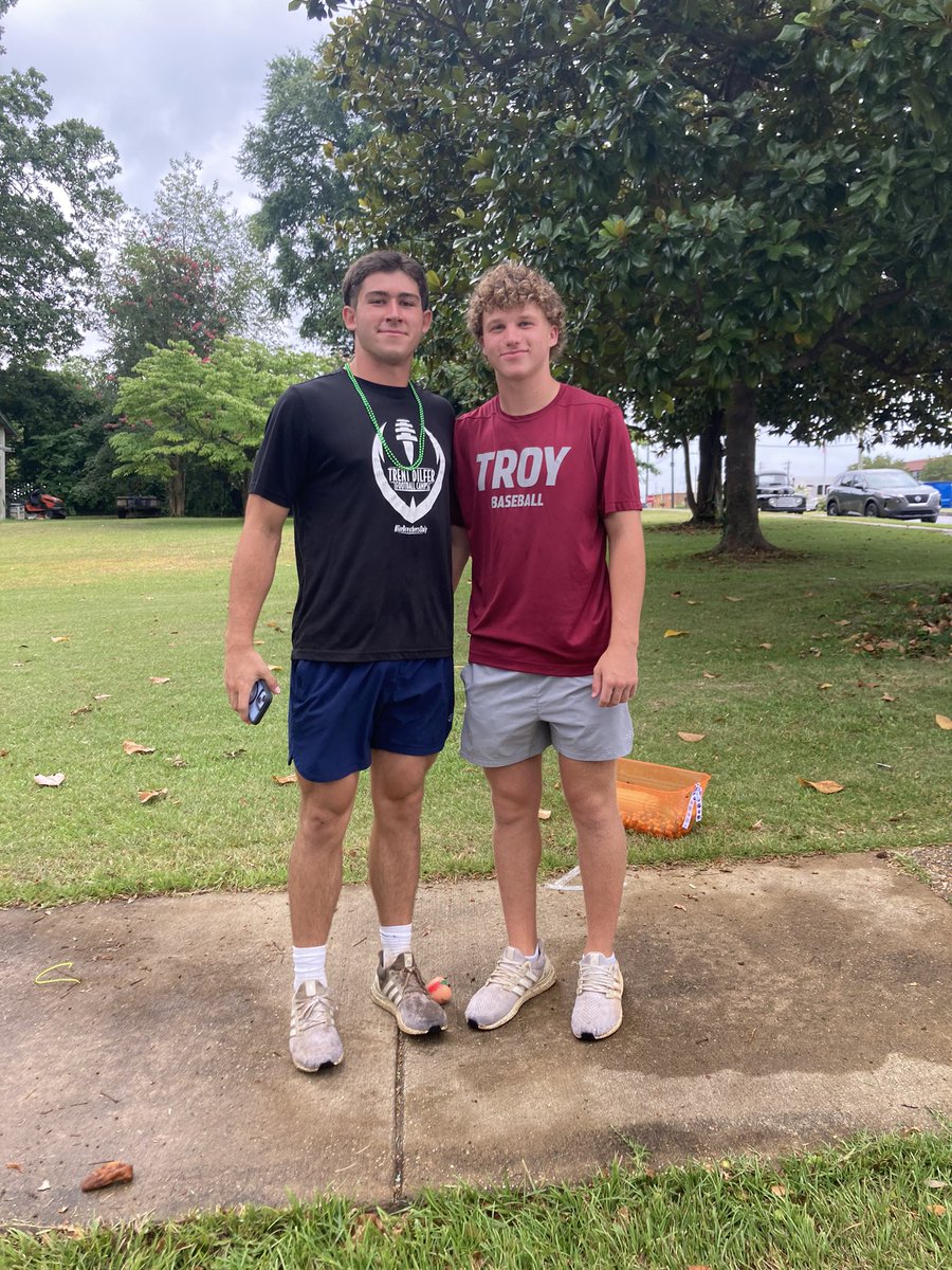 Hall-Tech Sports (@halltechsports1) on Twitter photo 👀”Peach Parade Action”🍑
While enjoying the day in good Chilton County, Alabama….I ran into a couple big time prospect <a href="/ChiltonCoTIGERS/">Chilton County High School</a> 🏈….’26 QB @Logan_coppedge & ‘27 WR <a href="/LukeMoatts2009/">Luke Moatts</a> ….
(@upnextath)#AlabamaTop5 👀”Peach Parade Action”🍑
While enjoying the day in good Chilton County, Alabama….I ran into a couple big time prospect <a href="/ChiltonCoTIGERS/">Chilton County High School</a> 🏈….’26 QB @Logan_coppedge & ‘27 WR <a href="/LukeMoatts2009/">Luke Moatts</a> ….
(@upnextath)#AlabamaTop5