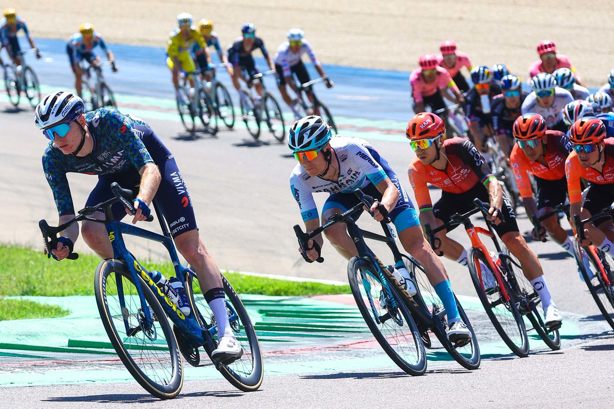 BHRVictorious's tweet image. 🇫🇷 #TDF2024 | ST 02

🏁🚴🏎️💨

#AutodromoImola @LeTour 

📸 @SprintCycling