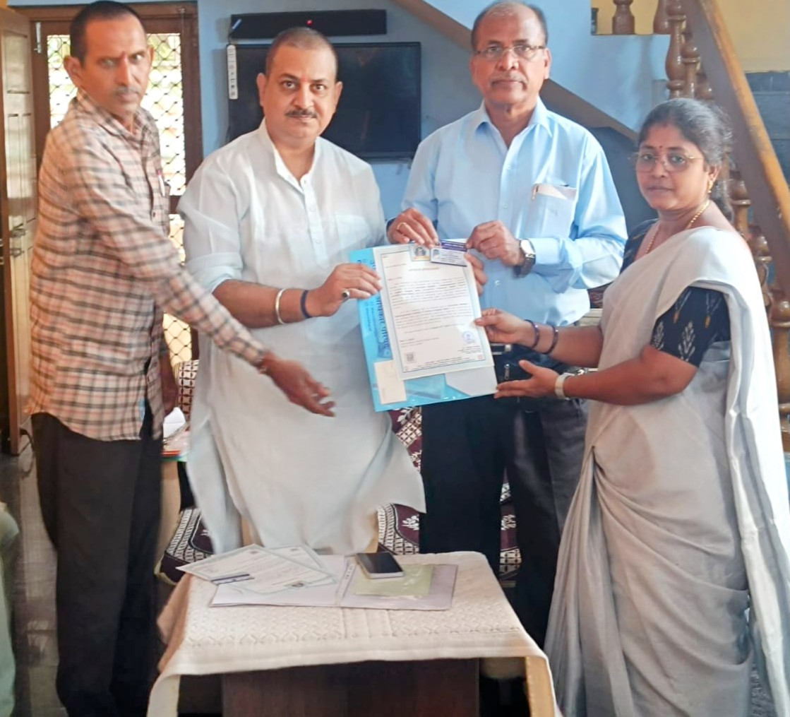 CrcBharat's tweet photo. Congratulations to all newly elected officials of CRC Bharat 

We had a wonderful meeting at my residence with Srikakulam and Visakhapatnam district leaders and discussed various consumer  issues and activities for the next 6 months.

@jagograhakjago @JoshiPralhad @blvermaup https://t.co/Fl1bQoyOPC