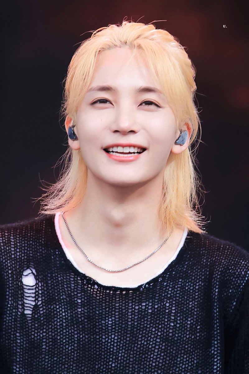 𝐔.🌼 tweet media