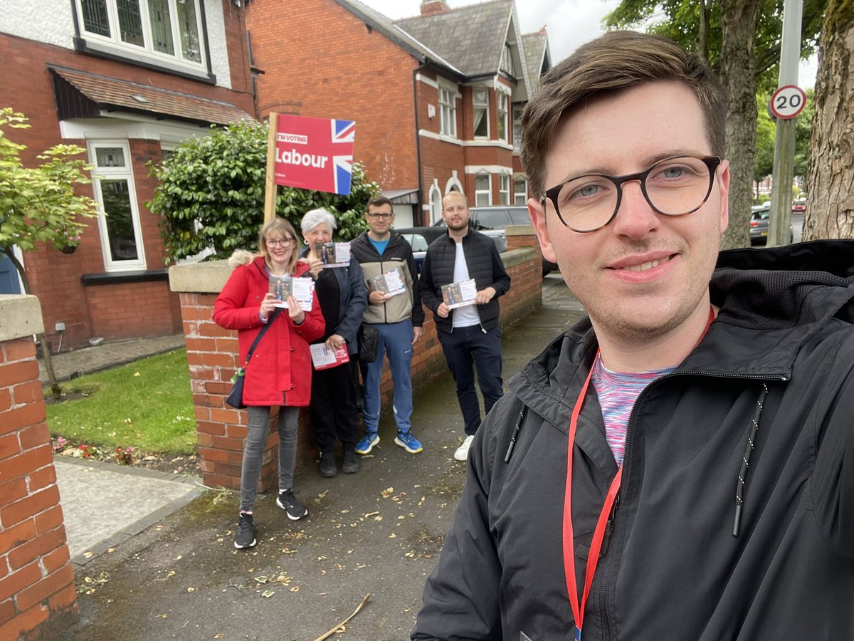 Harry Doyle 🌹🏳️‍🌈 tweet media