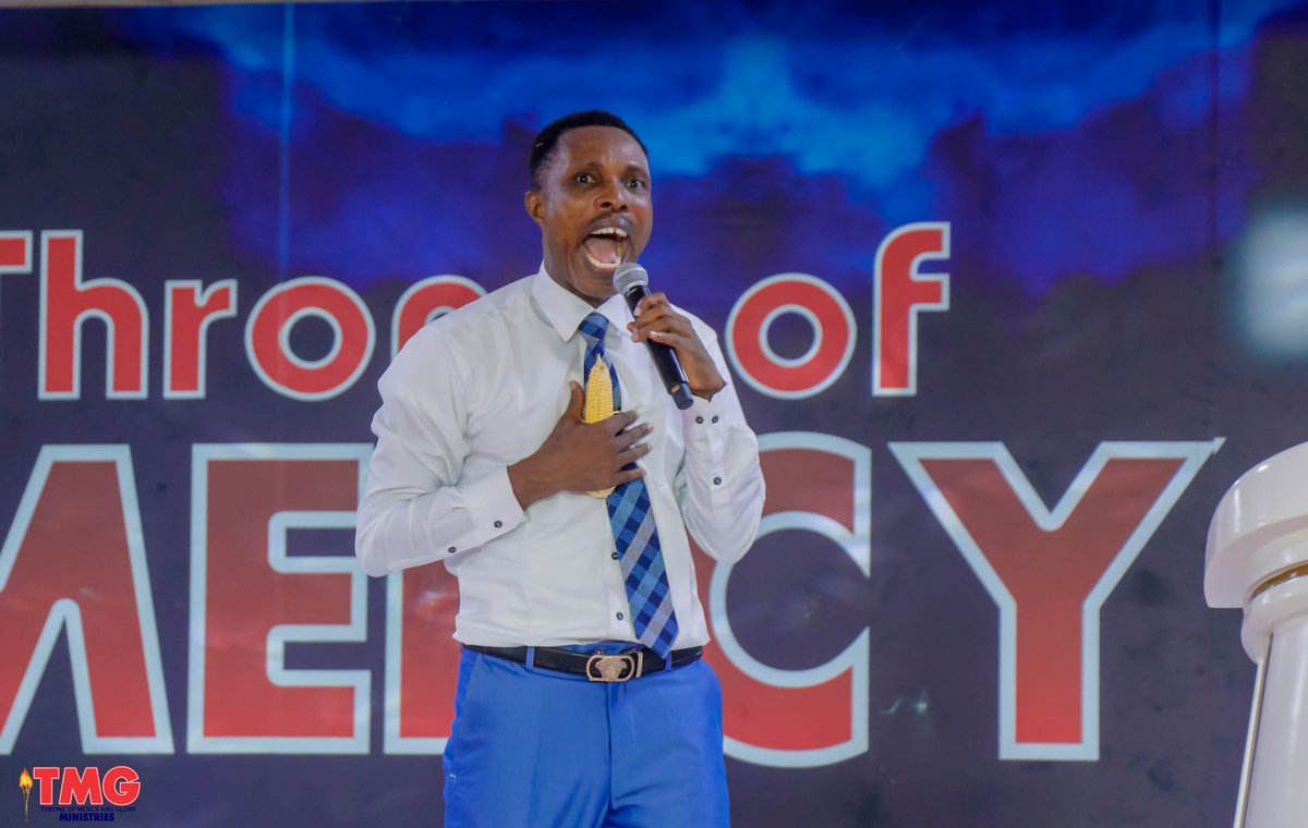 TMGministry15's tweet photo. WHATEVER THAT HAS BEEN LOCKED IN YOUR LIFE: YOUR MARRIAGE, HEALTH, POSITION, GREATNESS, CHILDREN, CONCEPTION, FINANCES, I COMMAND IT TO BREAK OPEN AND IN JESUS MIGHTY NAME!!!

#TMGMINISTRIES  #PROPHETOMOGHENE #ACTIVEGRACE #CHURCHONLINE #POWERWORD 
#MIDYEARCROSSOVER https://t.co/5wZ9rWOd3g