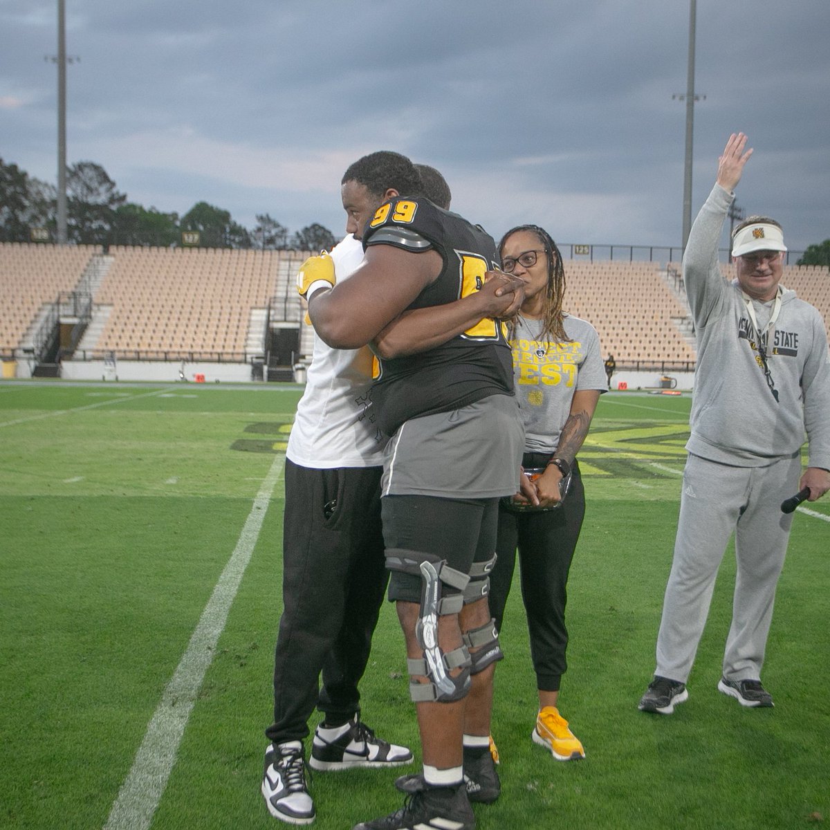 Remembering and honoring the impact of Ladarius 'LD' Clardy 1️⃣3️⃣💛🖤

#LLLD 🕊️