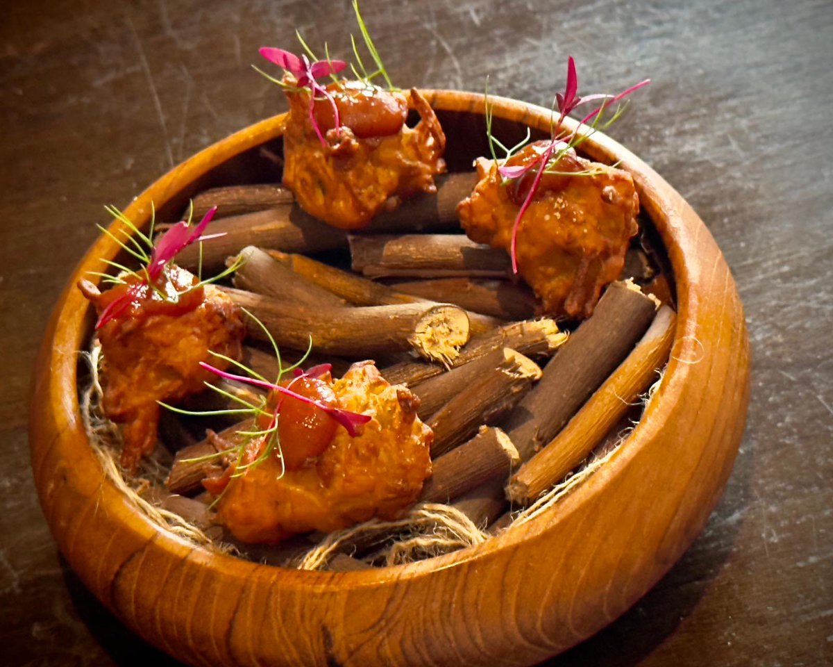 RoyAbra35073397's tweet photo. Personalised Indian tasting menu for a birthday celebration..
#supportlocal #supportlocalbusiness #supportsmallbussines #localproduce #IndianTasting #indianfood #bithdaycelebration #personalisedmenu #ChefRoy #killyleagh . @SmugglersTable https://t.co/bYTTWSZL4l