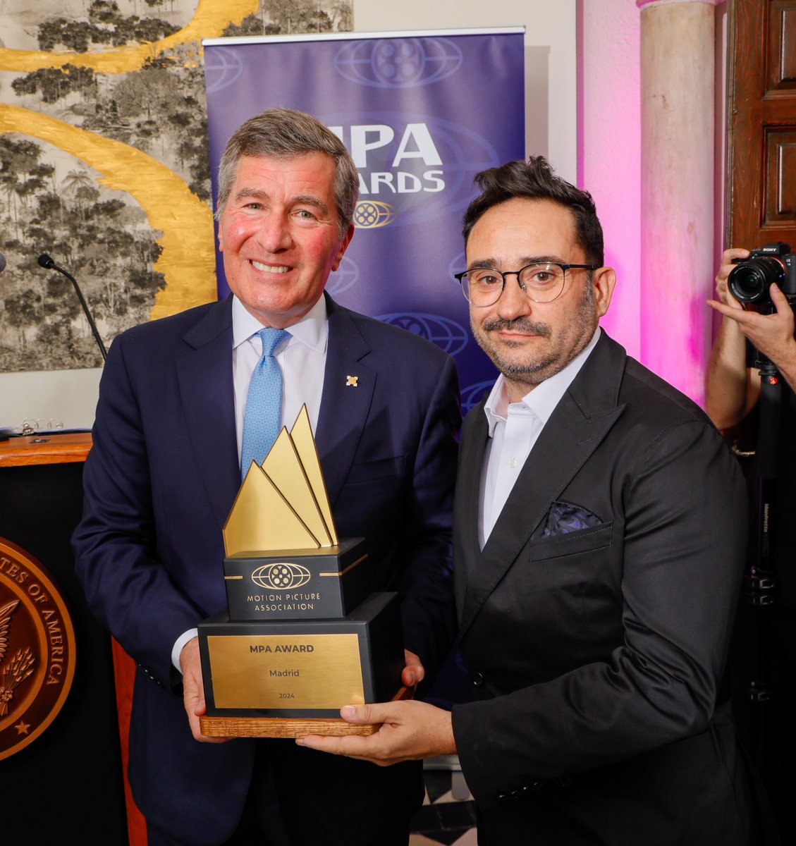 CharlieRivkin's tweet photo. Huge congratulations to our outstanding honorees for this year’s #MPAAwards taking place on foreign soil for the very first time. Thank you to everyone who joined us in Madrid, and especially to Ambassador Reynoso and the team at the @USembassyMadrid @filmbayona @EIB @NadiaCalvino @policia @motionpictures