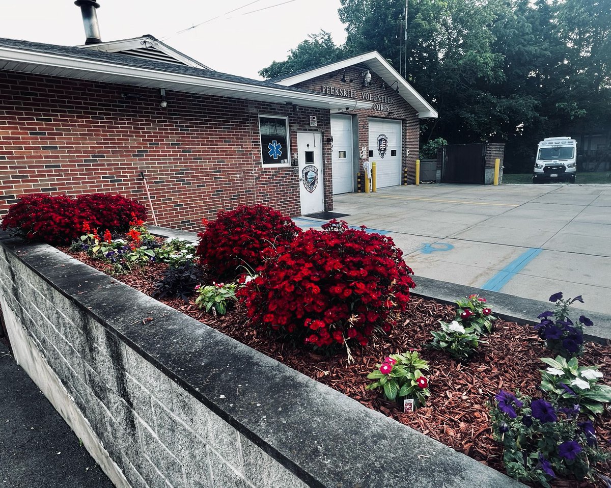 PeekskillVAC's tweet image. Peekskill Community Volunteer Ambulance Corps would like to thank Cortlandt Farm Market for donating flowers for our flowerbeds! Thanks for supporting our Ambulance Corps!
Cortlandt Farm Market (2267 Crompond Road, Cortland Manor, 10567)