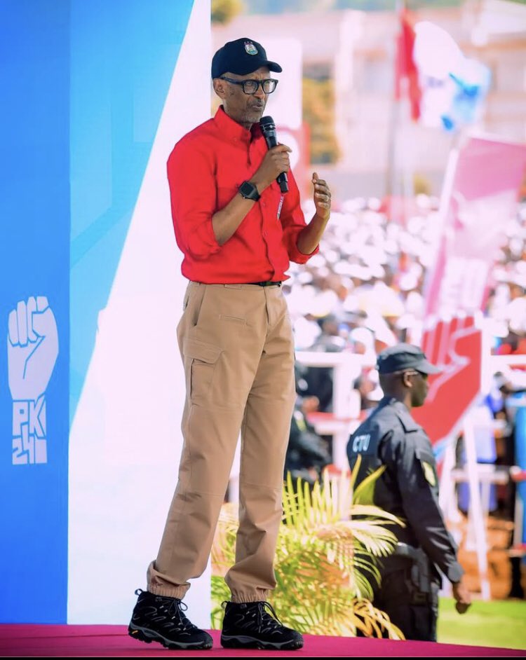IrakozeAliane's tweet photo. 🎶Azabatsinda Kagame 
Yarukuye ku muheto 
Naho ababunza amagambo byari byabananiye 🎶 

#ToraKagame24 
#RPFOnTop https://t.co/6dcX02Sv6Z