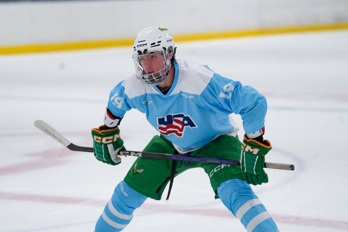 Mason West’s two-sport background on display at Boys 17 National Festival! #USAHPDC

Check out his story 👉 bit.ly/4cnFPVR