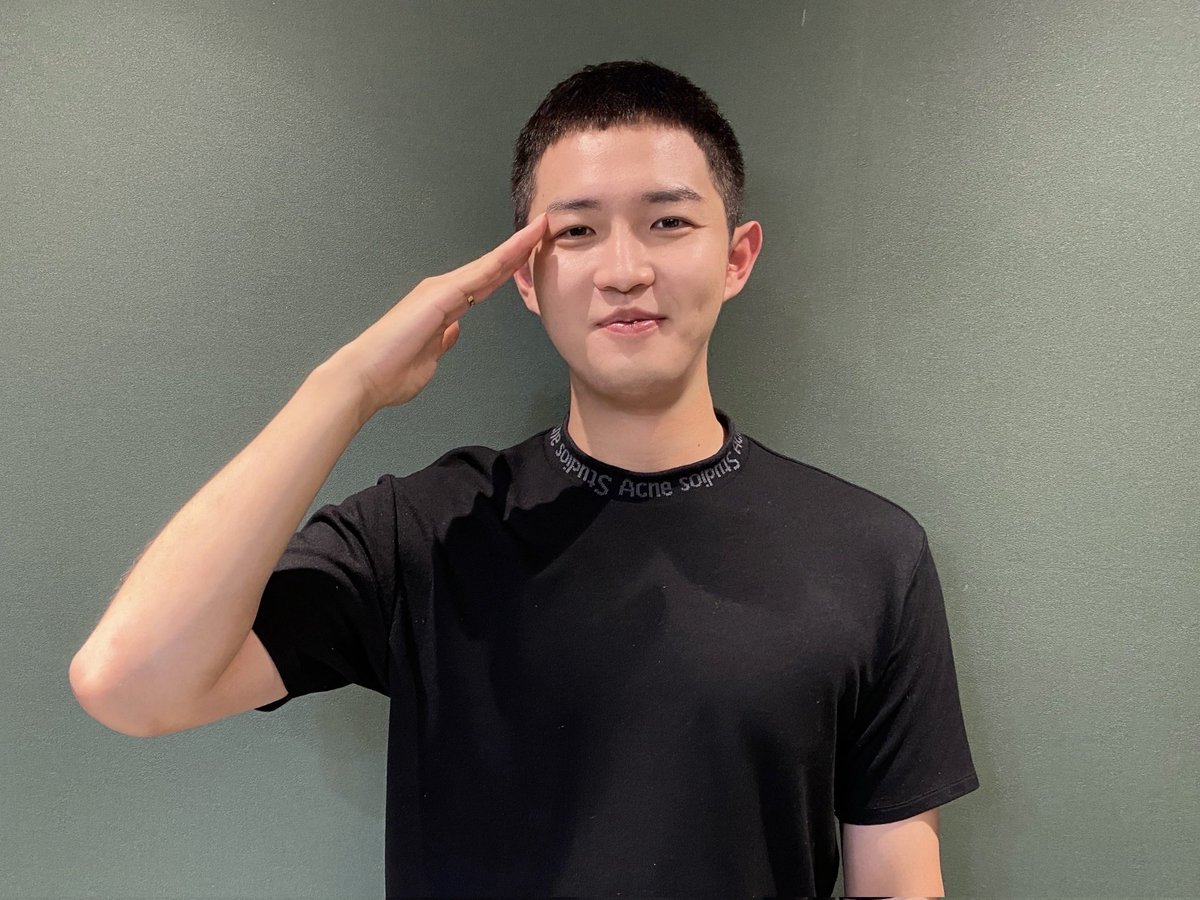 527S2hwan's tweet photo. 왕자야 잘 다녀와 밤톨감자도 넘 귀엽구 예쁘다 🖤 https://t.co/1Bb8LW3JFW