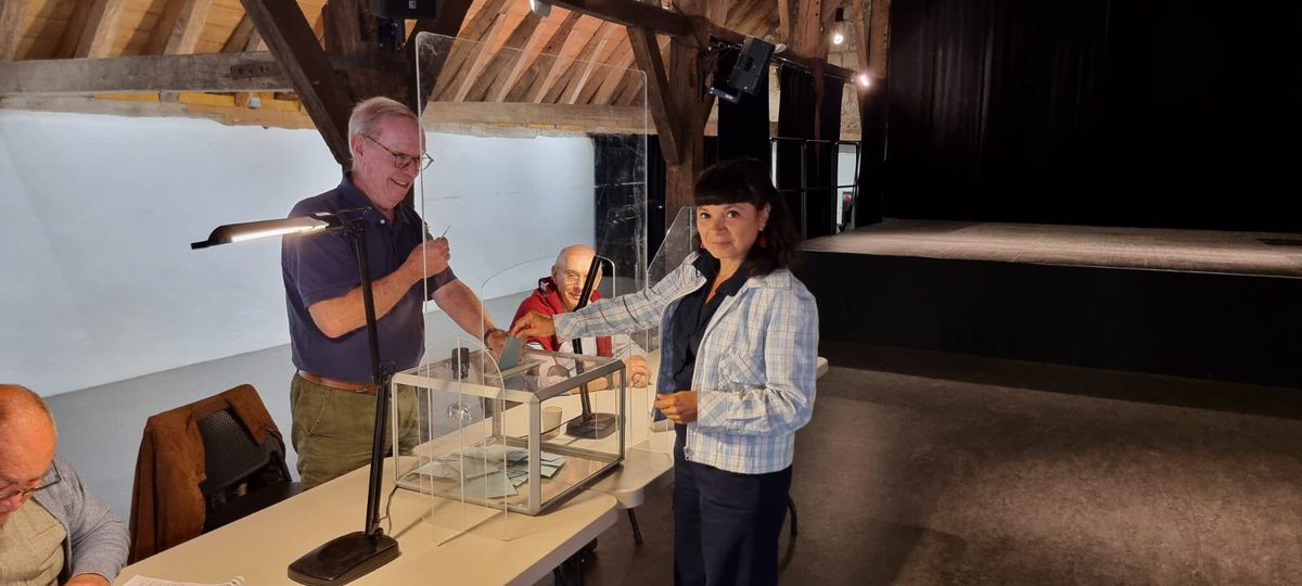 Frontpop375's tweet photo. 🗳️ Marina Coccia et Melvin Musset ont voté ce matin dans leur commune de #Fondettes ✅ #Circo3705 #ElectionsLegislatives #Tours #StCyrSurLoire #Langeais #Bourgueil https://t.co/MHCeyN7sEI