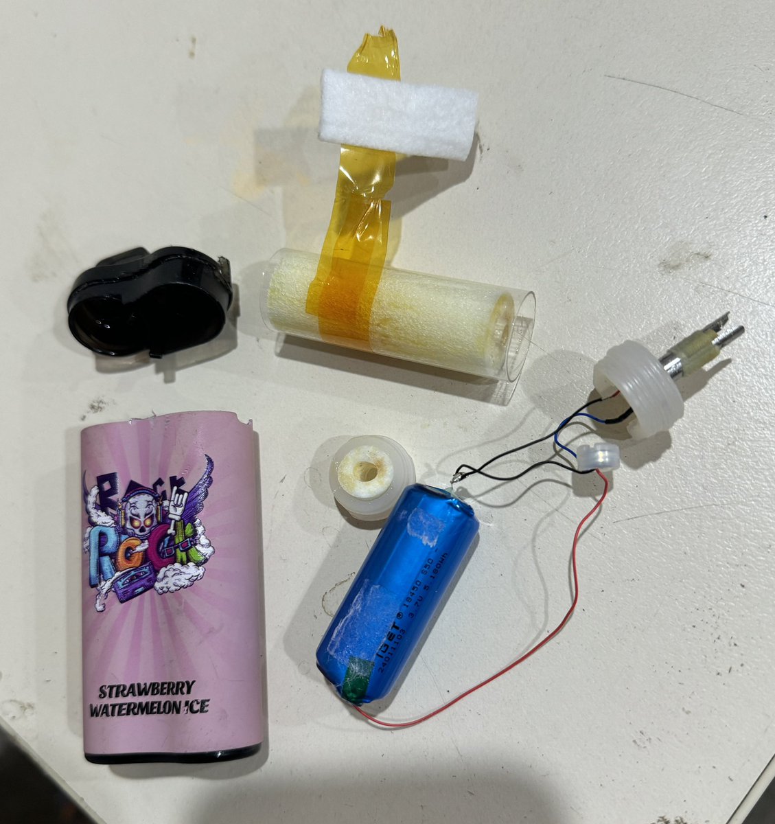 matthew_driver's tweet photo. @DoctorKarl Crazy they contain a rechargeable Lithium-Ion battery cell that is is used for less than one cycle! If you crush this battery (like in a typical rubbish truck) you have a very good chance of a fire. https://t.co/6OCaTDOqd3