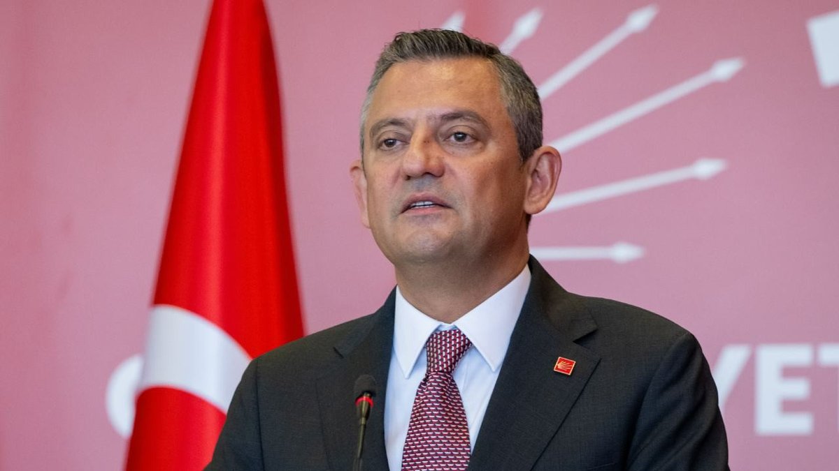 Özgür Özel:

"Eş, dost, ahbap kayırmacılığı yapan belediye başkanımız varsa ihbar edilsin, gereğini yaparız"