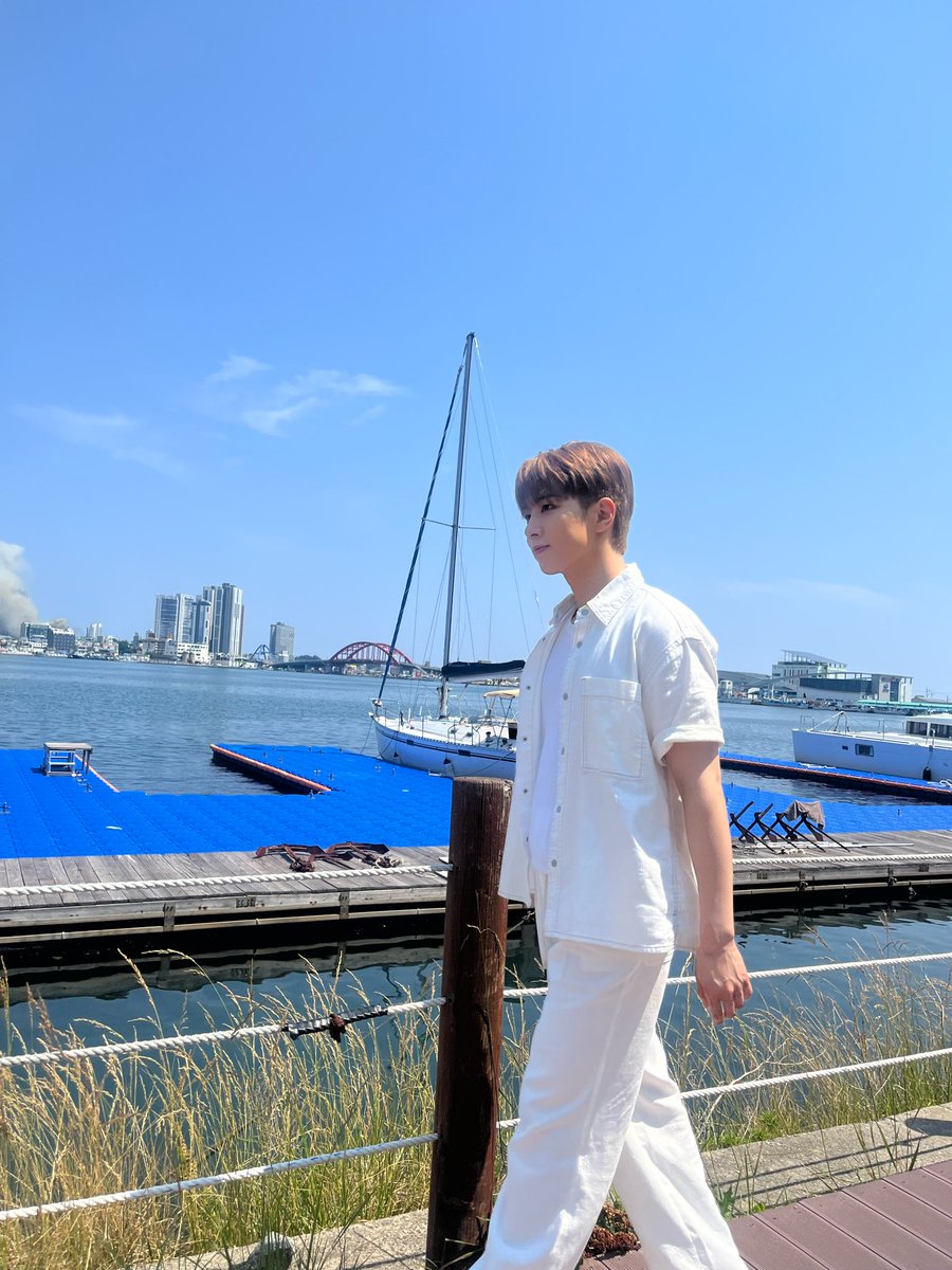 ppuaengS2's tweet photo. 되게 먹물핫도그 같으시다 https://t.co/hnHKEdwA0P