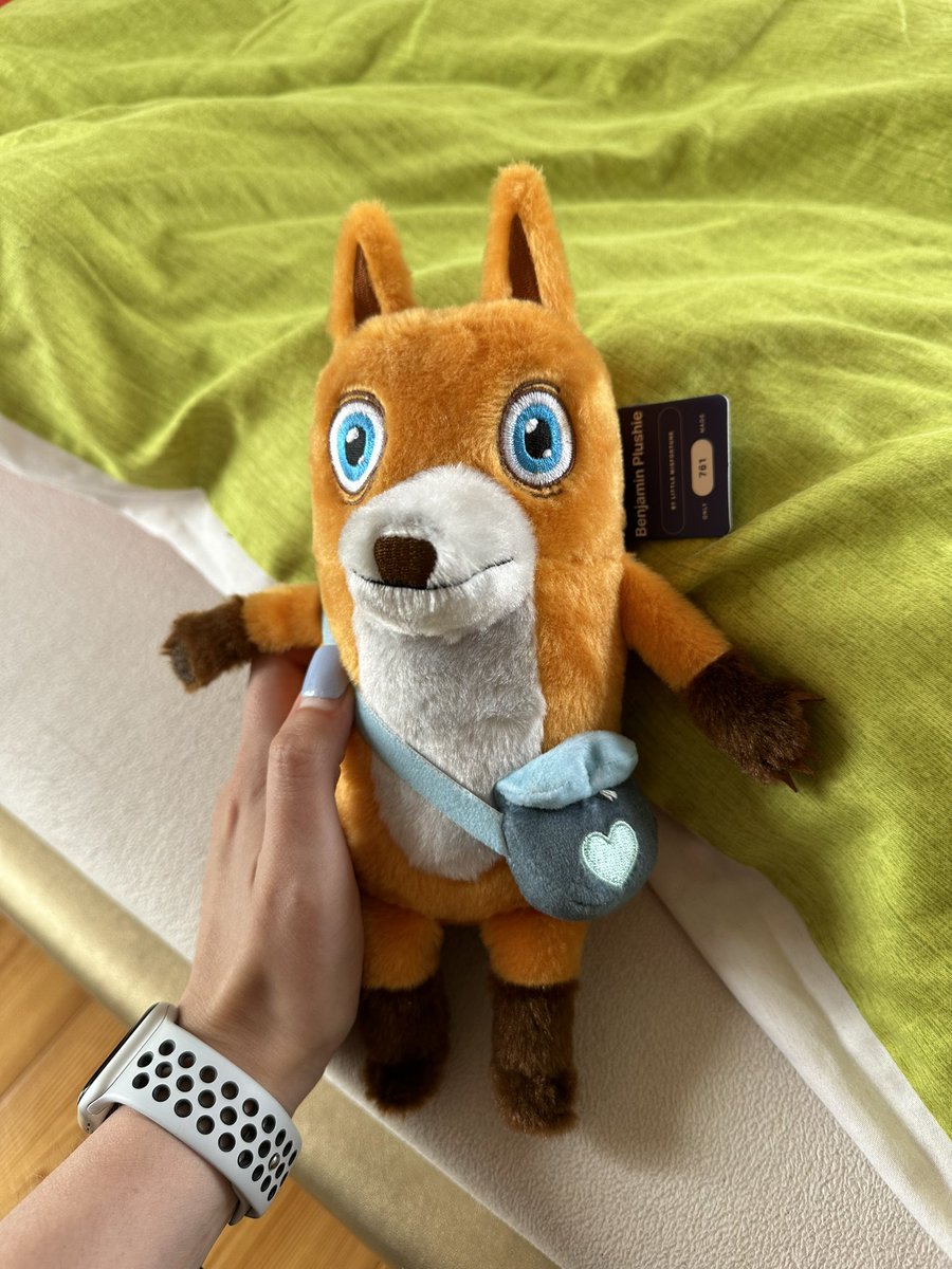 erisnthr's tweet photo. Everytime I clean up my bedroom, I can’t go past my Benjamin plushie 🥰🥹 he is just too cute…
#littlemisfortune #makeship #benjaminfox https://t.co/XItxEkDFnX