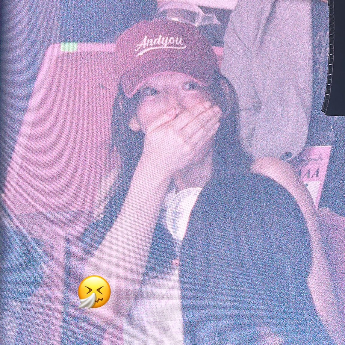 ktysource's tweet photo. taeyeonnie 🥹💓 https://t.co/F28PiLX90a