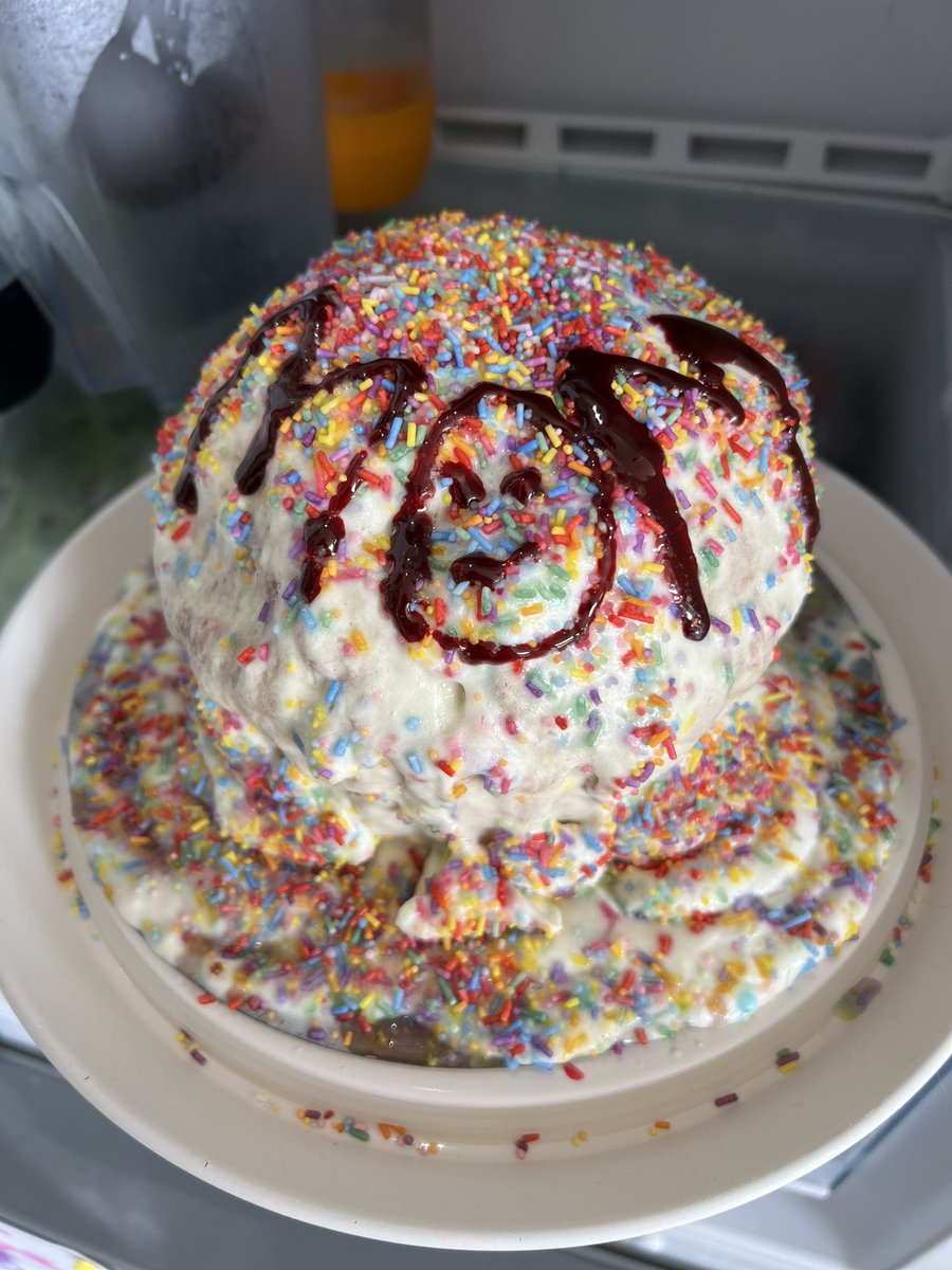 Adds… making a cake to repertoire.

Wondering if I should write an inspiring    self congratulatory aspirational LinkedIn post of overcoming the odds.

TBD if the cake is edible.
Still proud of myself