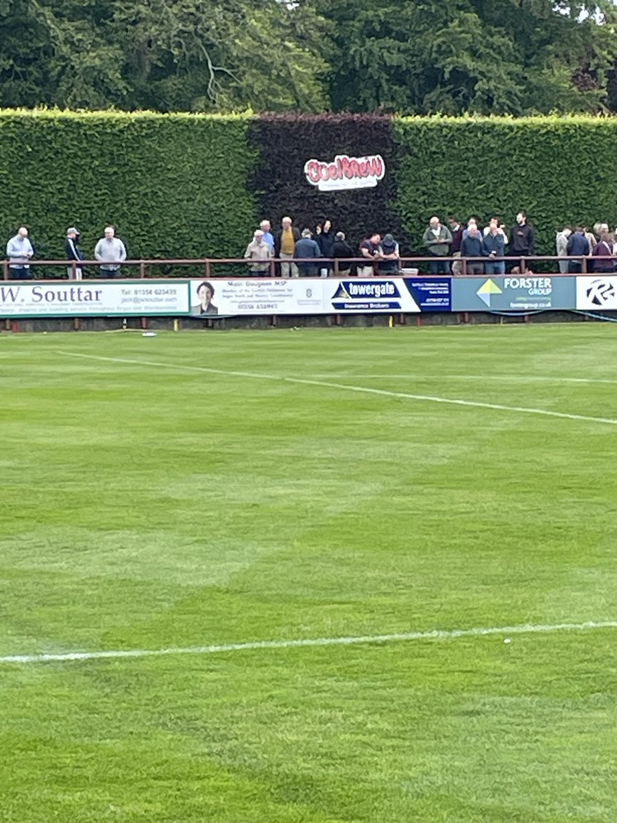 ArRobbo71's tweet photo. War on the terraces
Brechin city fc v Forfar athletic 
Stadium cheesy chin cool brew hedge
#Angus #brechin #glebepark #forfar #braveheart #scottishfootball #scotland #loons https://t.co/cMHMaxQhW0