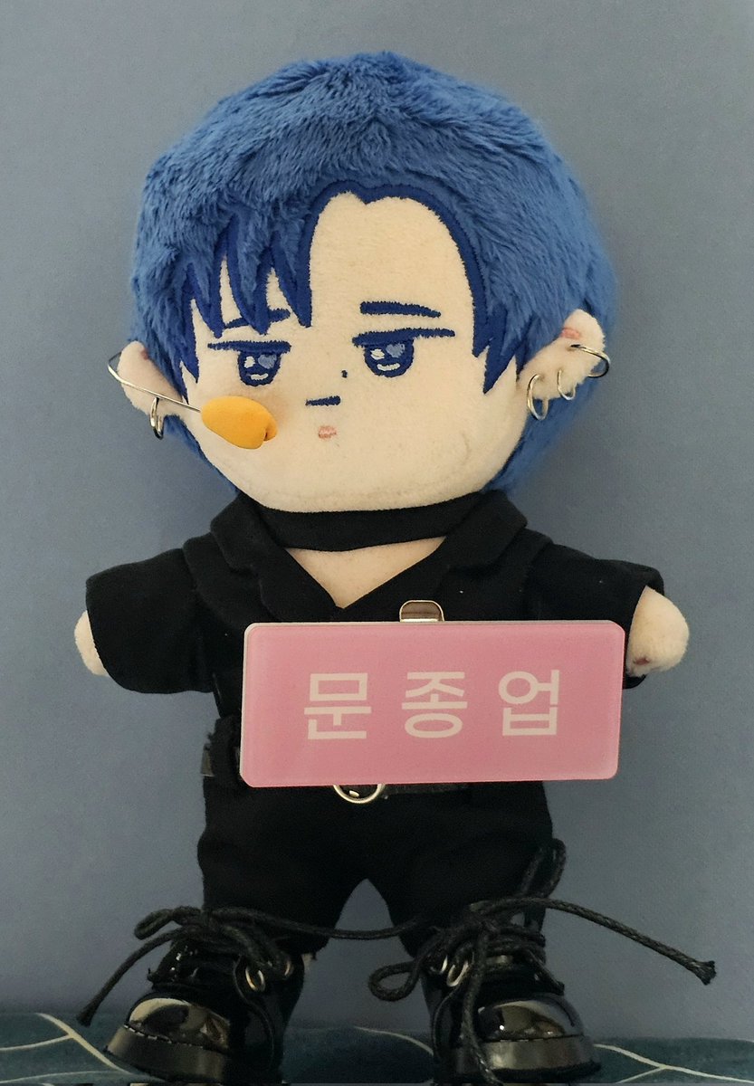 younee722's tweet photo. 👼종복이가 왔어요. 55
종복이 이벤트 마지막 의상은
애니원🖤종복이~
안할거라 했는데...결국 사부작사부작
나의 입덕업이라 마지막을 장식하고 싶었나봐~
널 만나 행복했고, 계속 행복하자💕
#종복아_반가워
#종업아_우리종복이잘키워보자
#문종업  @jongup_official https://t.co/b76gMtlMd6