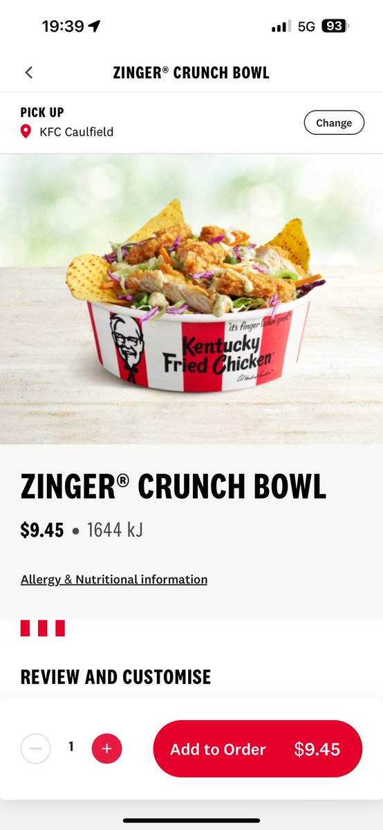 gsau77's tweet photo. @KFCAustralia 
KFC advertises overflowing Zinger Crunch bowls, today I did an order pick up and bowl had a false bottom and besides it was only half full. From outside the bowl looks big, but it’s a different story inside, what a way to fool the customers! https://t.co/021cg45Jpq